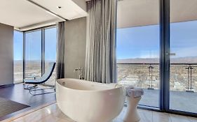 Private Luxury Panoramic Suite At Palms Place